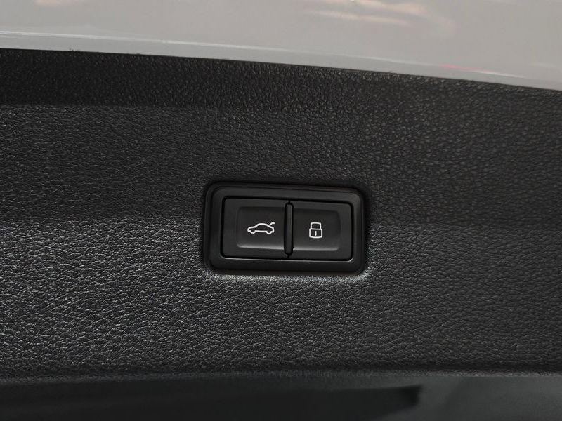 2023 Audi Q8 50 TDI Quattro Premium photo 20
