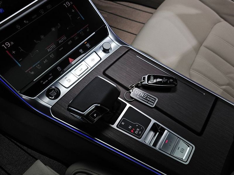 2025 Audi A6 45 TFSI Quattro Premium photo 9
