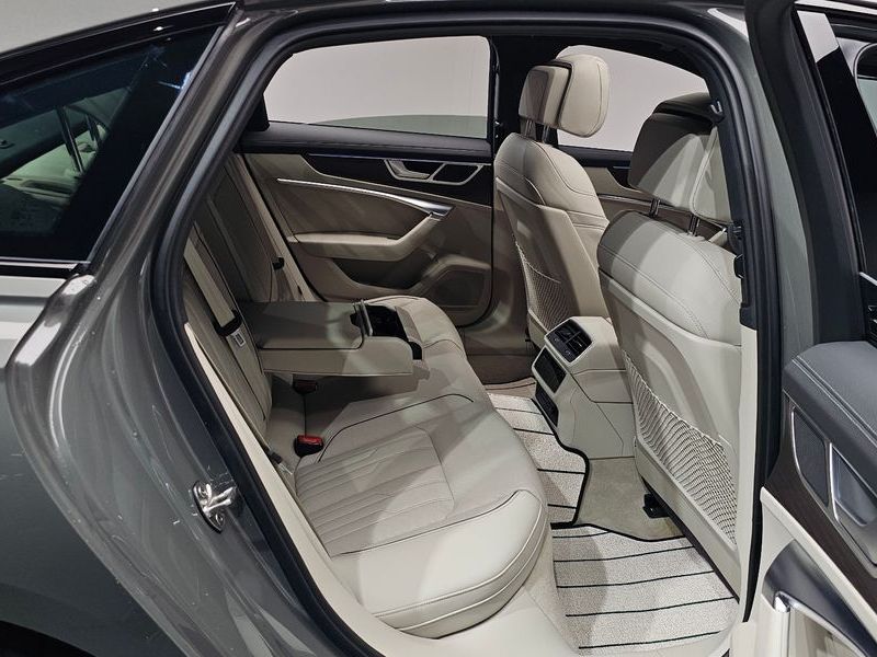 2025 Audi A6 45 TFSI Quattro Premium photo 12