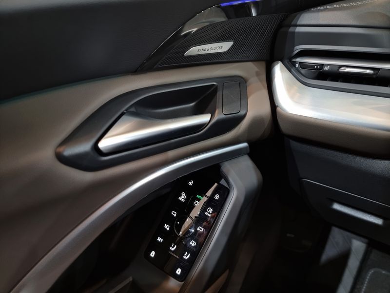2025 Audi Q5 40 TDI Quattro S Line photo 16