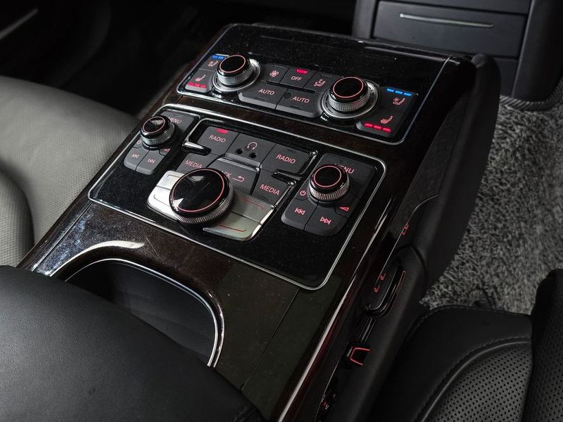 2014 Audi A8 4.0 TFSI Quattro LWB D4 photo 18
