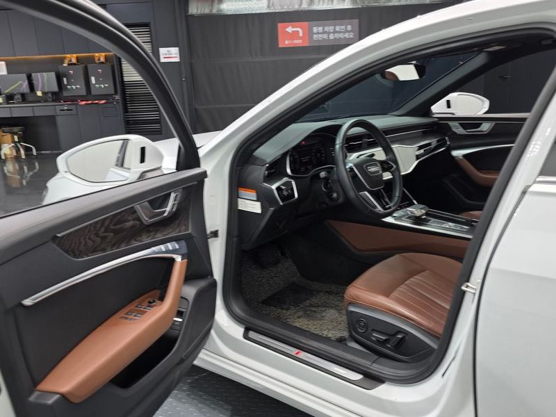 2021 Audi A6 45 TFSI Premium photo 10