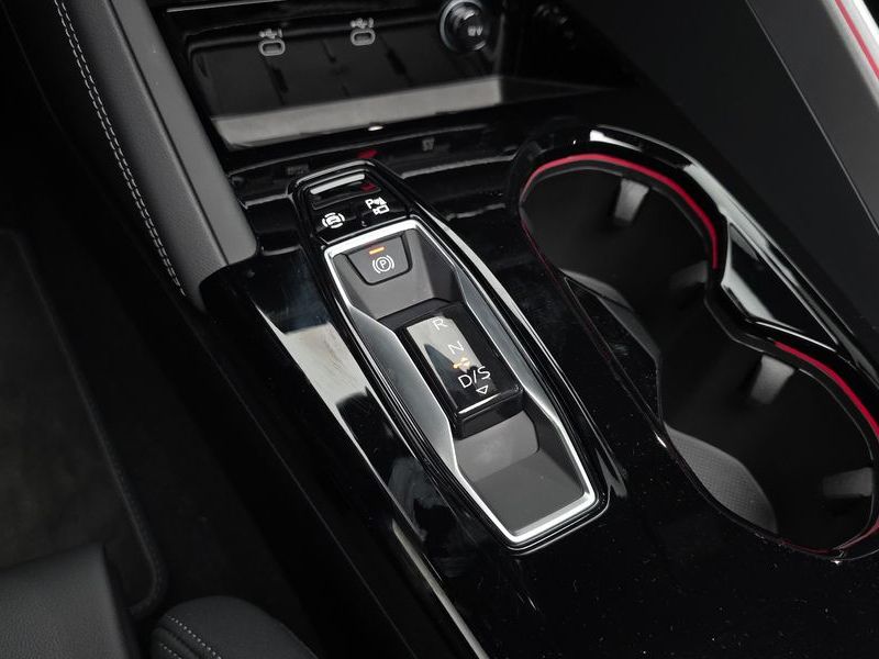 2025 Audi Q5 40 TDI Quattro S Line Black Edition photo 9