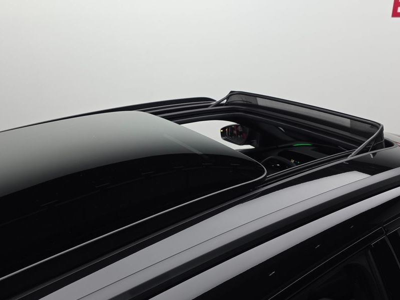 2025 Audi Q5 40 TDI Quattro S Line Black Edition photo 17