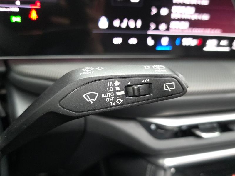 2025 Audi Q5 40 TDI Quattro S Line Black Edition photo 27