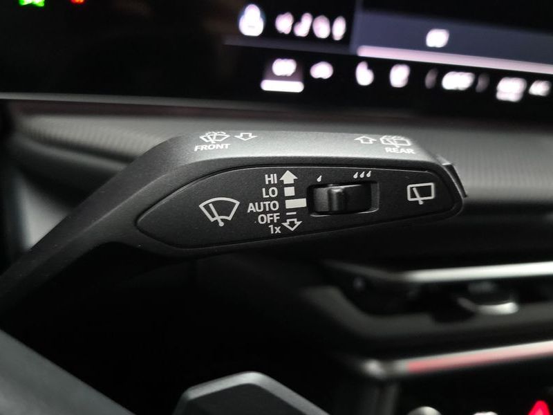 2025 Audi Q5 40 TDI Quattro S Line Black Edition photo 28