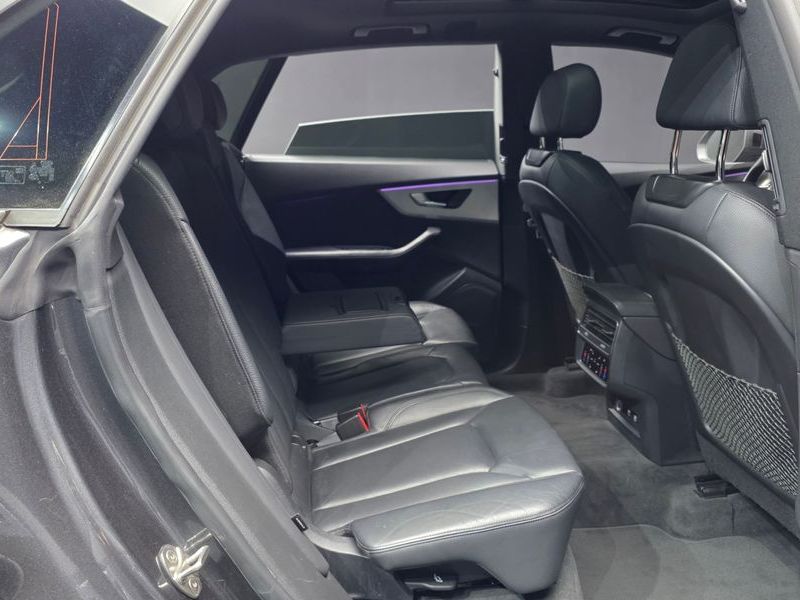 2021 Audi Q8 45 TDI Quattro Premium photo 12