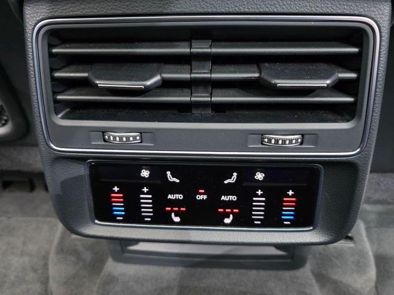 2021 Audi Q8 45 TDI Quattro Premium photo 19