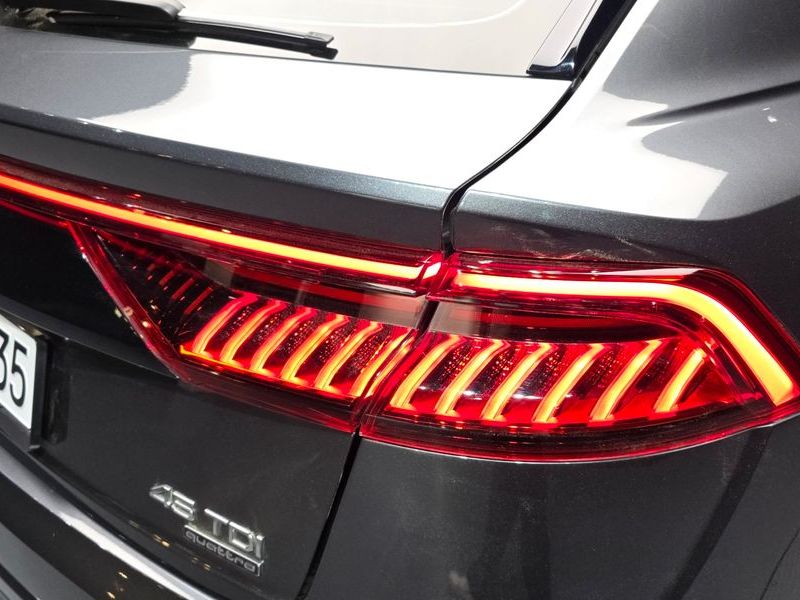 2021 Audi Q8 45 TDI Quattro Premium photo 23