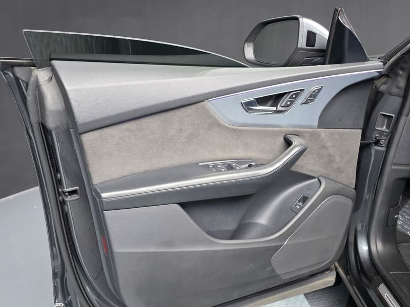 2021 Audi Q8 45 TDI Quattro Premium photo 24