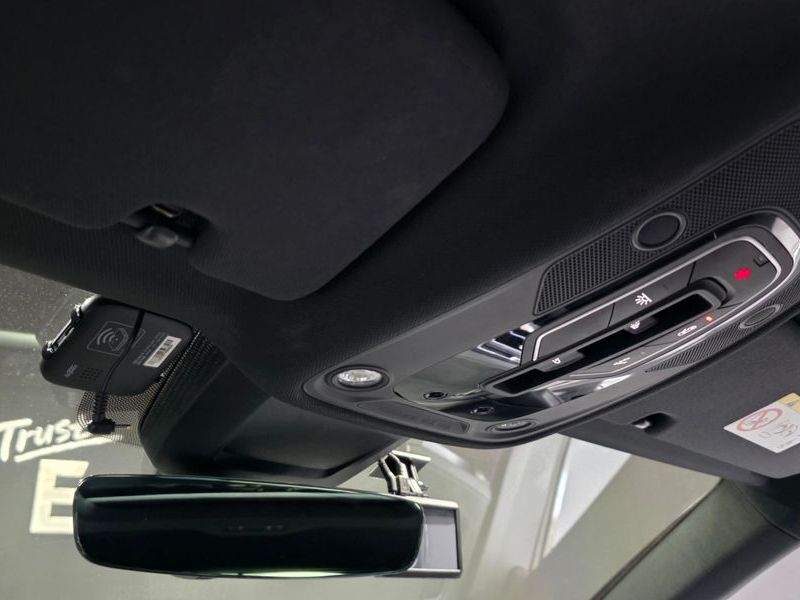 2021 Audi Q8 45 TDI Quattro Premium photo 29