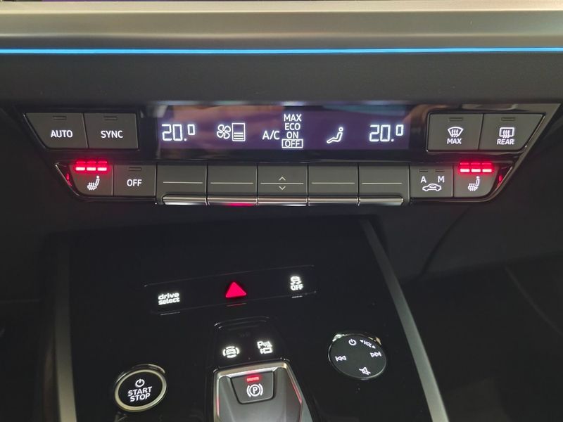 2025 Audi e-tron 45 Premium photo 16
