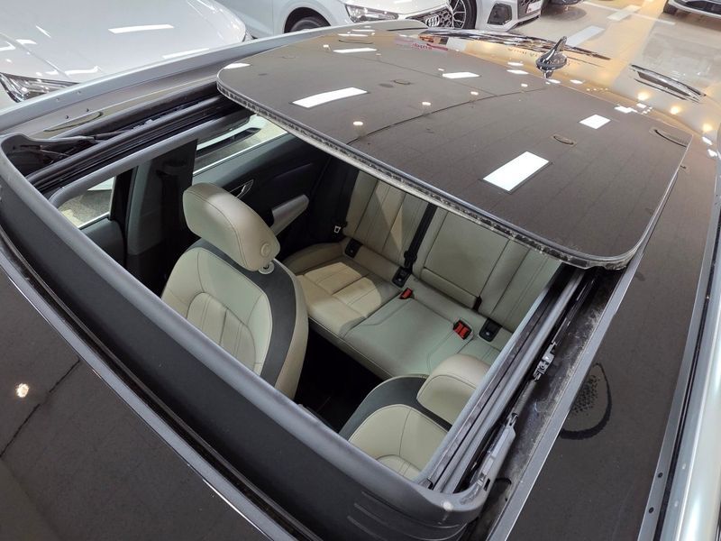2025 Audi e-tron 45 Premium photo 20