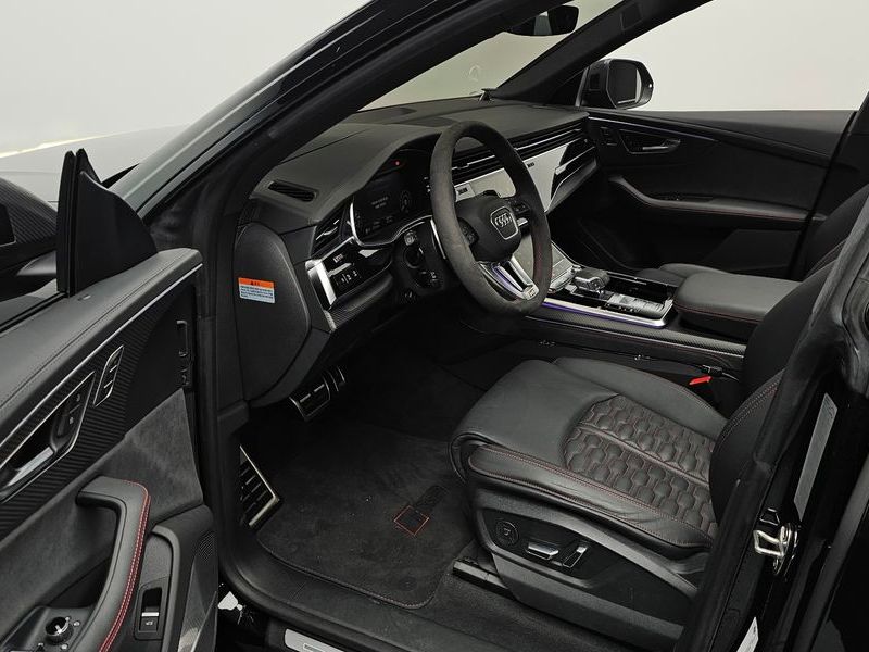 2025 Audi Q8 4.0 TFSI Quattro Performance photo 10