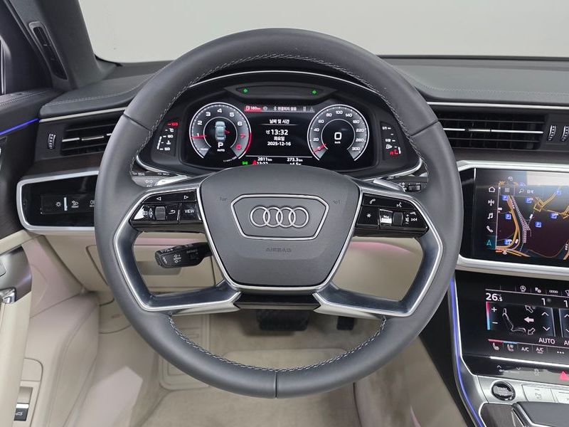 2025 Audi A6 45 TFSI Premium photo 13