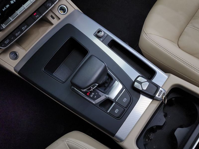 2022 Audi Q5 40 TDI Quattro photo 9