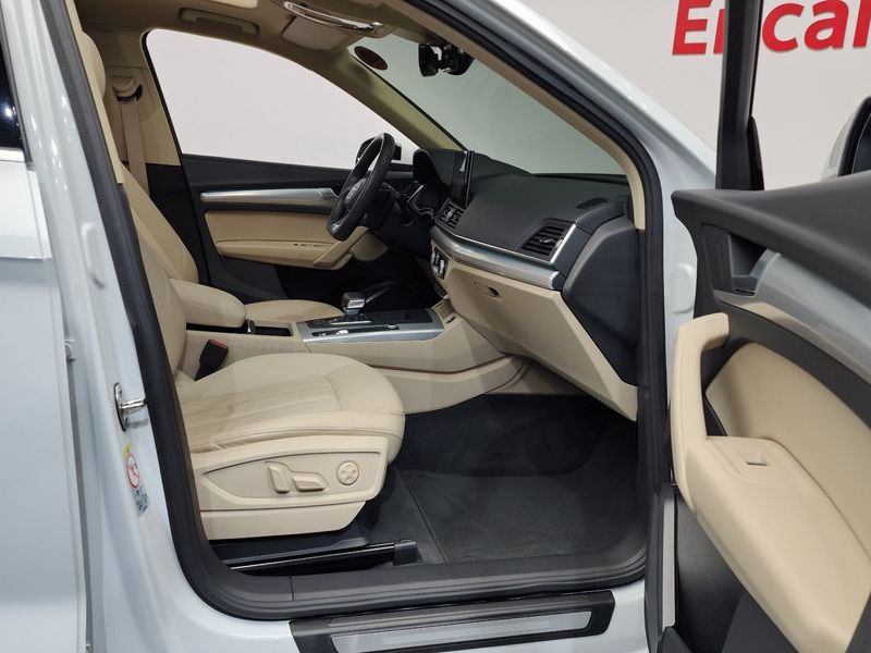 2022 Audi Q5 40 TDI Quattro photo 11