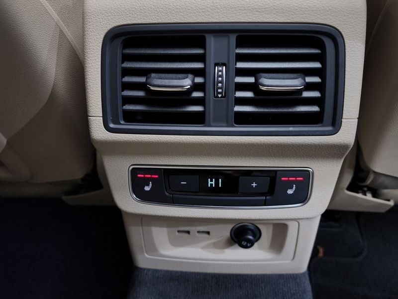 2022 Audi Q5 40 TDI Quattro photo 18