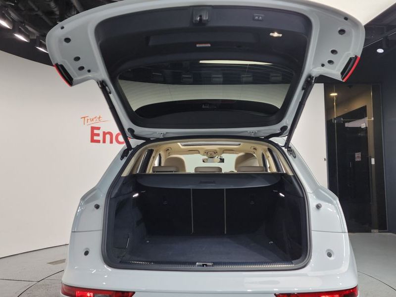 2022 Audi Q5 40 TDI Quattro photo 20