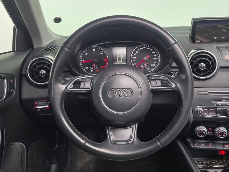 2015 Audi A1 30 TDI Sport Premium photo 13