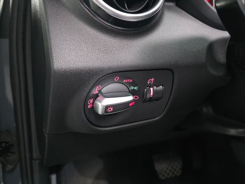 2015 Audi A1 30 TDI Sport Premium photo 18