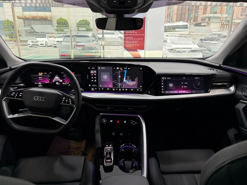 2025 Audi Q5 40 TDI Quattro S Line photo 7
