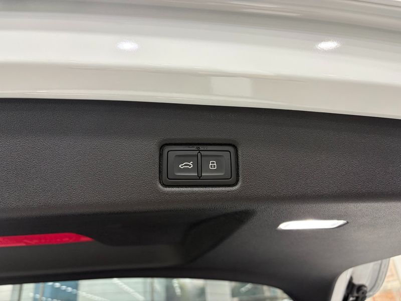 2025 Audi Q5 40 TDI Quattro S Line photo 13