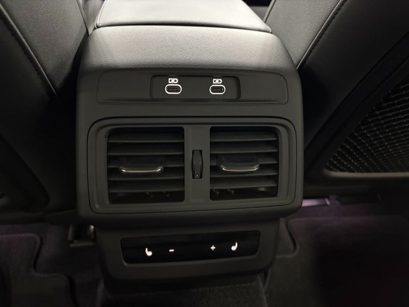 2025 Audi Q5 40 TDI Quattro S Line photo 17