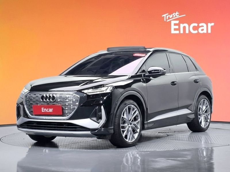 2025 Audi e-tron 45 Premium photo 1