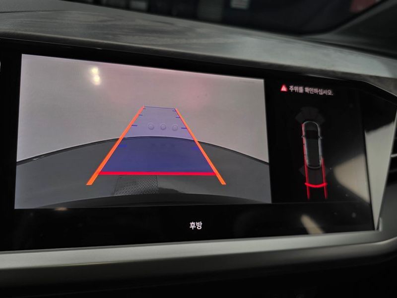 2025 Audi e-tron 45 Premium photo 17