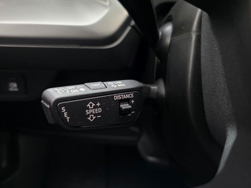 2025 Audi e-tron 45 Premium photo 18