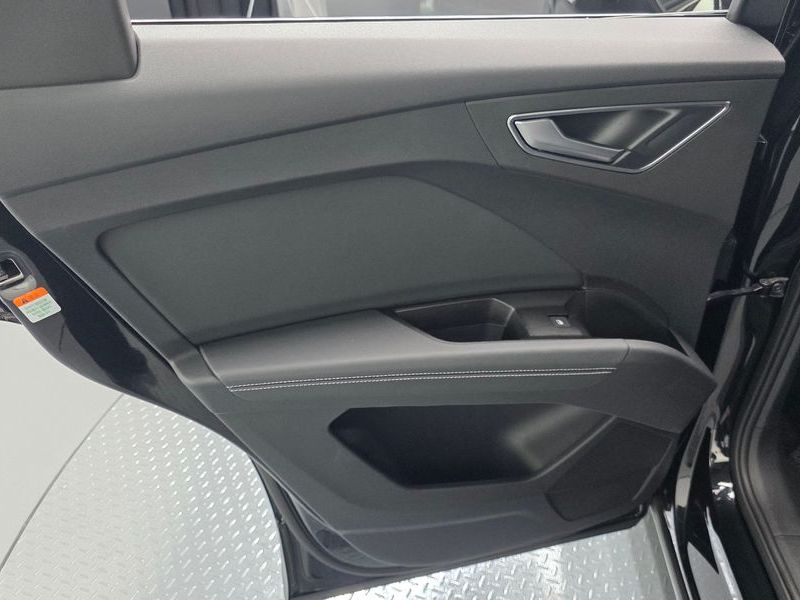 2025 Audi e-tron 45 Premium photo 25