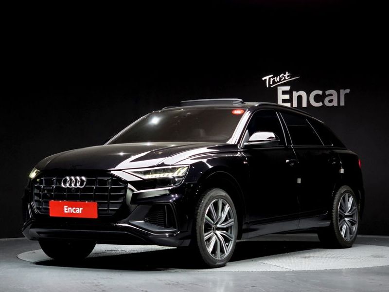 2021 Audi Q8 55 TFSI Quattro Premium photo 1