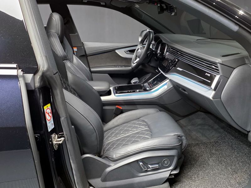 2021 Audi Q8 55 TFSI Quattro Premium photo 11