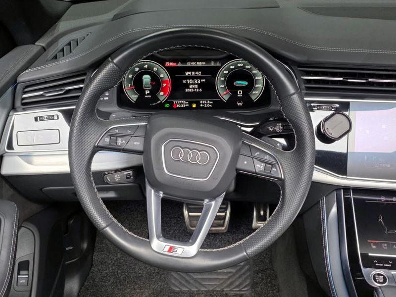 2021 Audi Q8 55 TFSI Quattro Premium photo 13