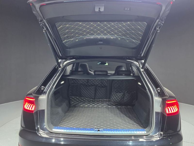 2021 Audi Q8 55 TFSI Quattro Premium photo 20