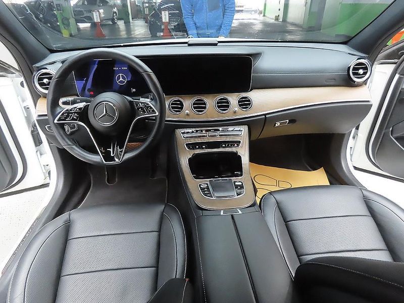 2022 Mercedes-Benz E-Class E250 Exclusive photo 9