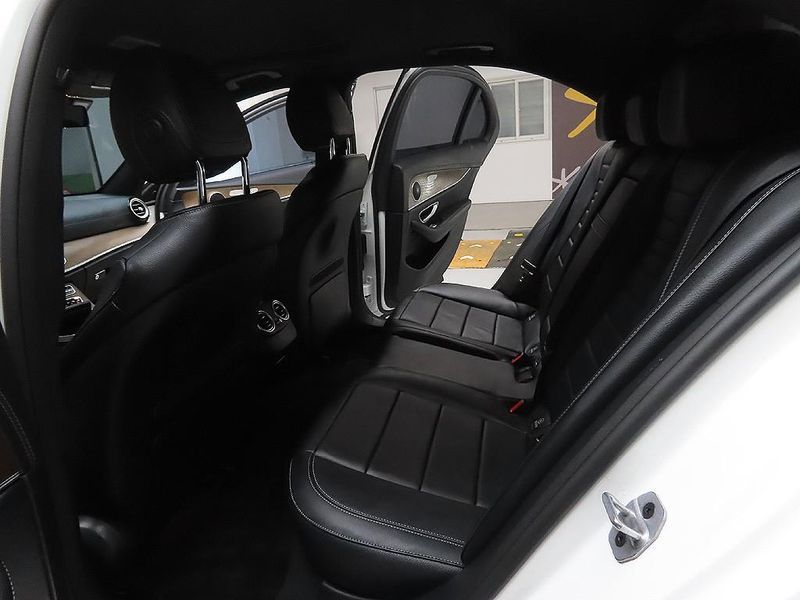 2022 Mercedes-Benz E-Class E250 Exclusive photo 10