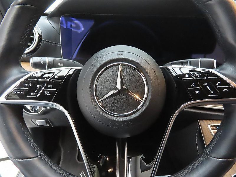 2022 Mercedes-Benz E-Class E250 Exclusive photo 14