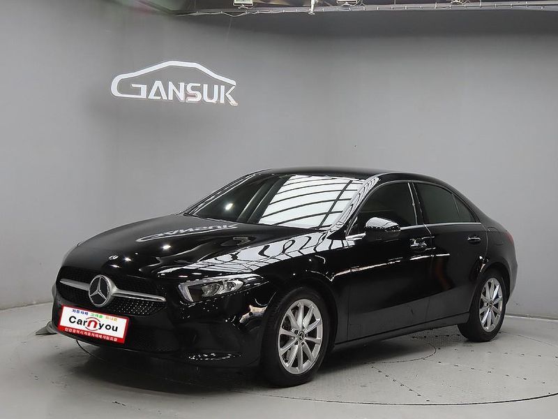 2020 Mercedes-Benz A-Class A220 Sedan photo 1