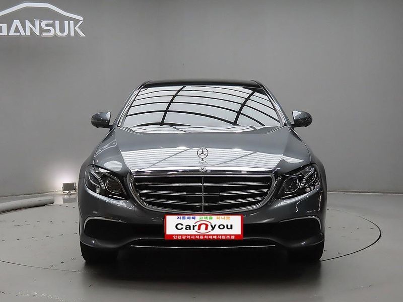 2020 Mercedes-Benz E-Class E450 4MATIC Exclusive photo 1