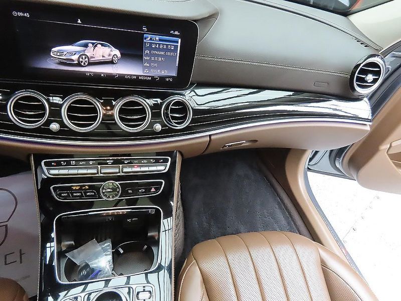 2020 Mercedes-Benz E-Class E450 4MATIC Exclusive photo 11