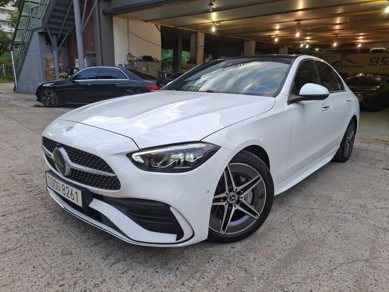 2025 Mercedes-Benz C-Class C200 AMG Line photo 1