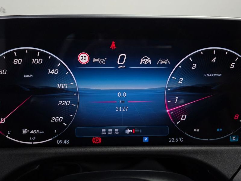 2026 Mercedes-Benz E-Class E200 AMG Line photo 8