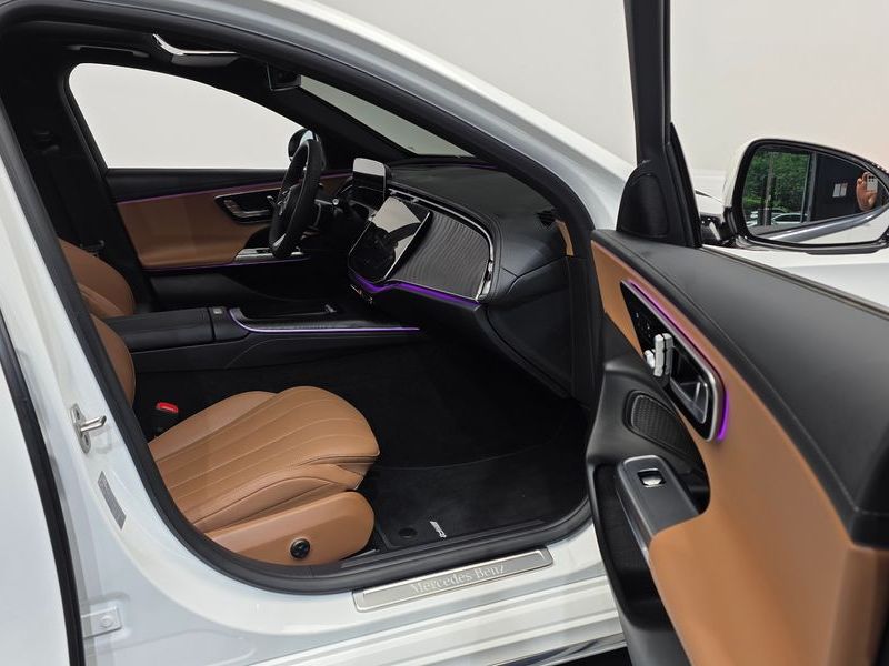2026 Mercedes-Benz E-Class E200 AMG Line photo 11