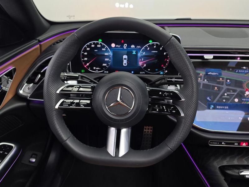 2026 Mercedes-Benz E-Class E200 AMG Line photo 13
