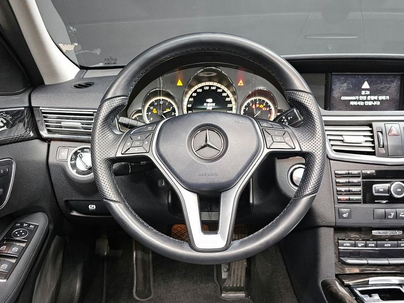 2013 Mercedes-Benz E-Class E300 Avangard photo 13