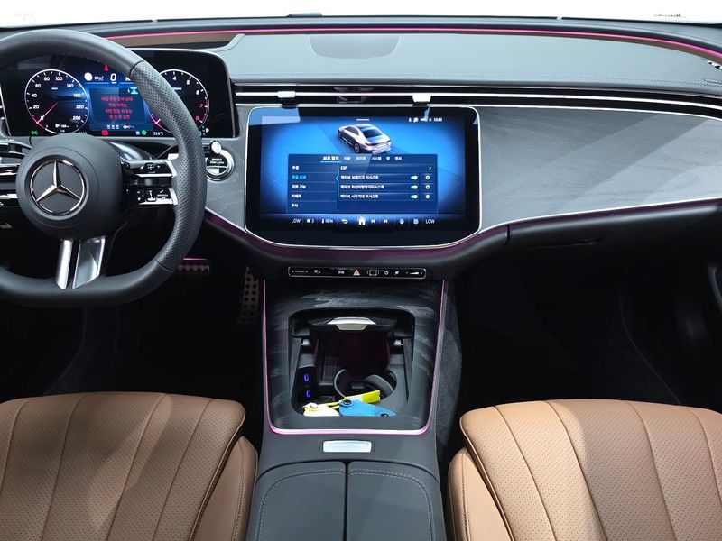 2026 Mercedes-Benz E-Class E200 AMG Line photo 7