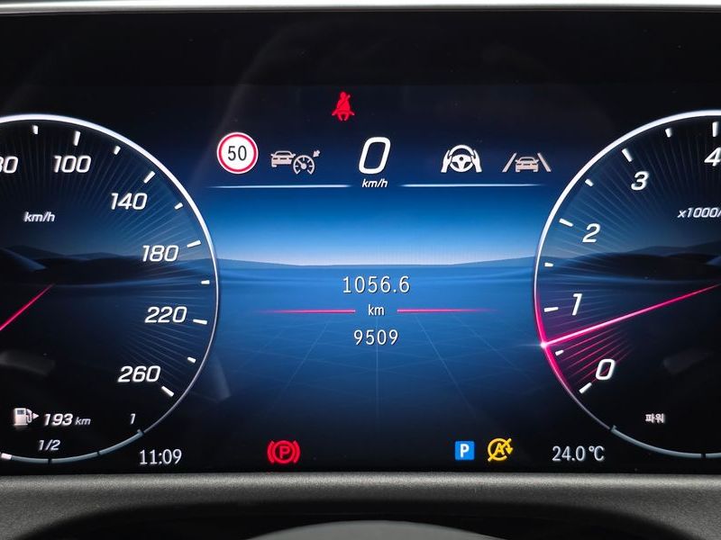 2026 Mercedes-Benz E-Class E200 AMG Line photo 8
