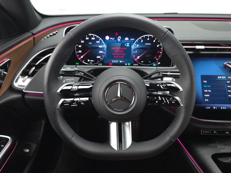 2026 Mercedes-Benz E-Class E200 AMG Line photo 14